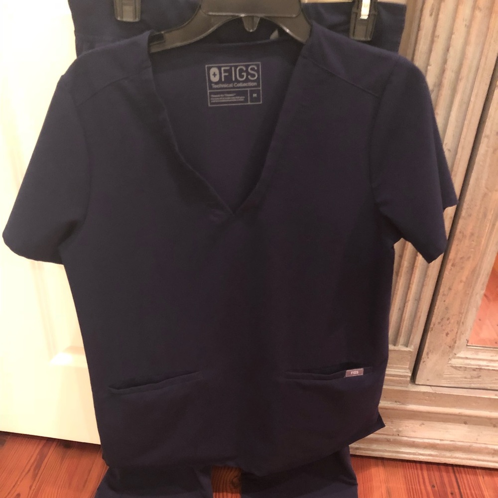 Fig scrubs size medium
